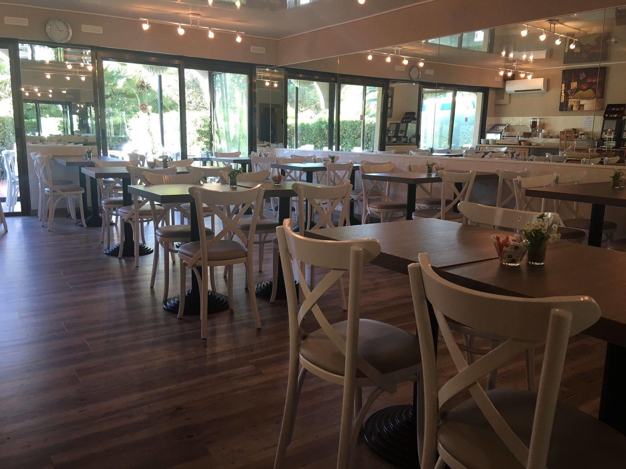 וילנב-לובה Hotel Bahia מראה חיצוני תמונה
