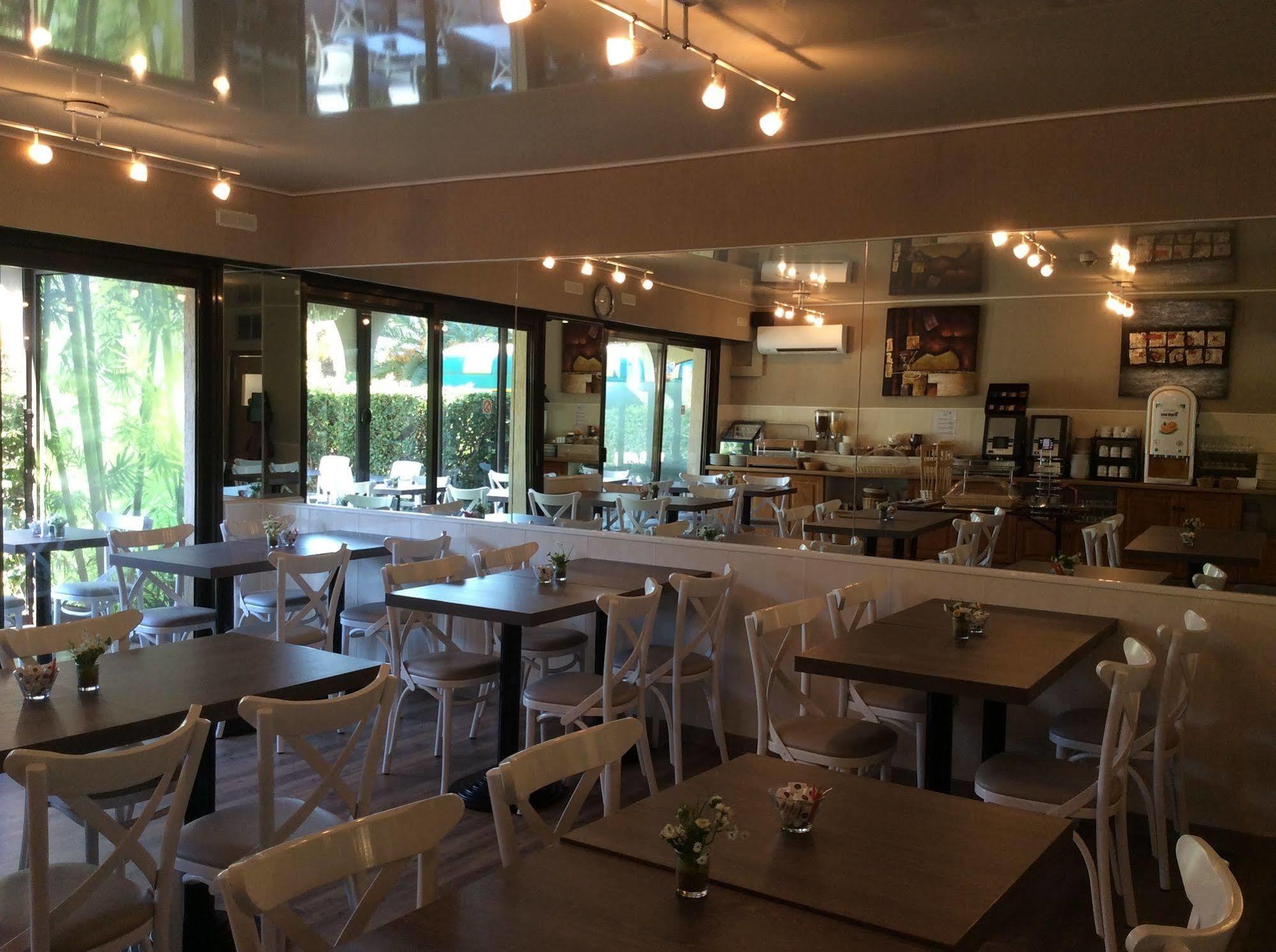 וילנב-לובה Hotel Bahia מראה חיצוני תמונה